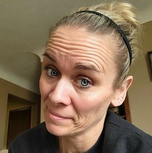 Meet your Posher, Joni